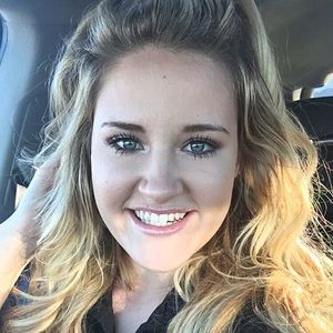 Meet your Posher, Holly
